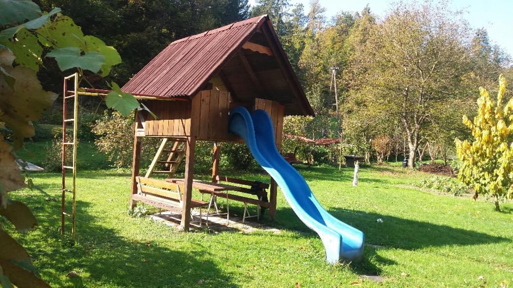 Bezenica * Dobrova
